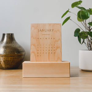Commons Wooden 2022 Desktop Calendar