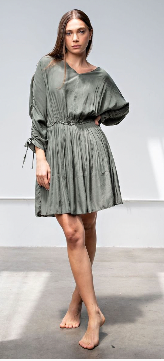 Easel Santi Satin Pleated Dress